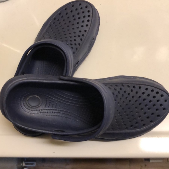 Crocs - Picture 2 of 4